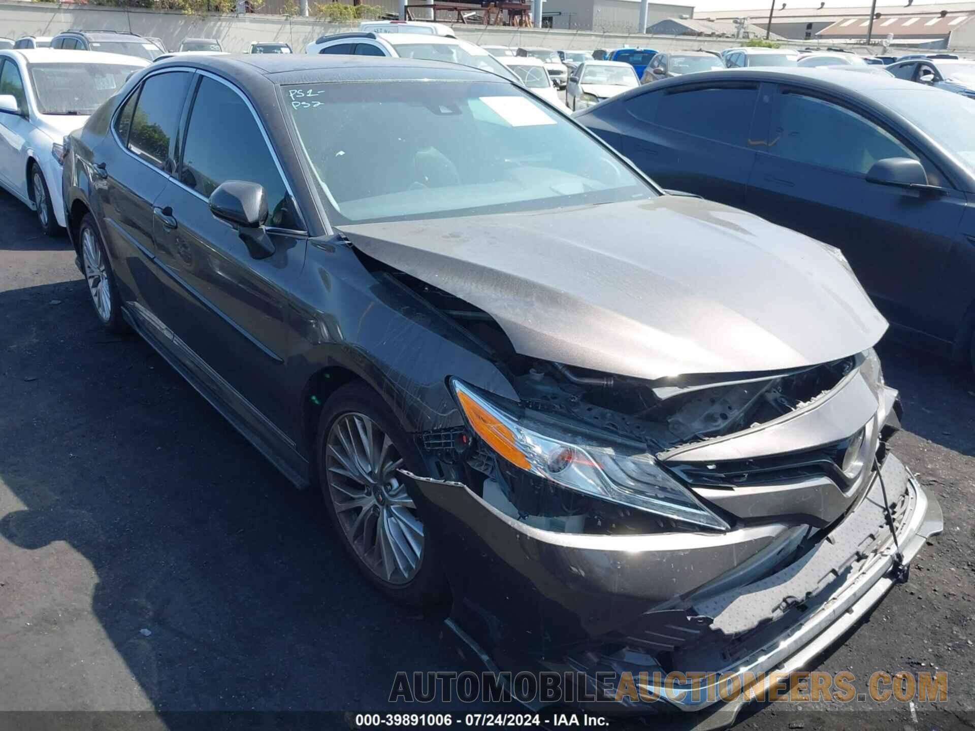 4T1BZ1HK1JU003960 TOYOTA CAMRY 2018