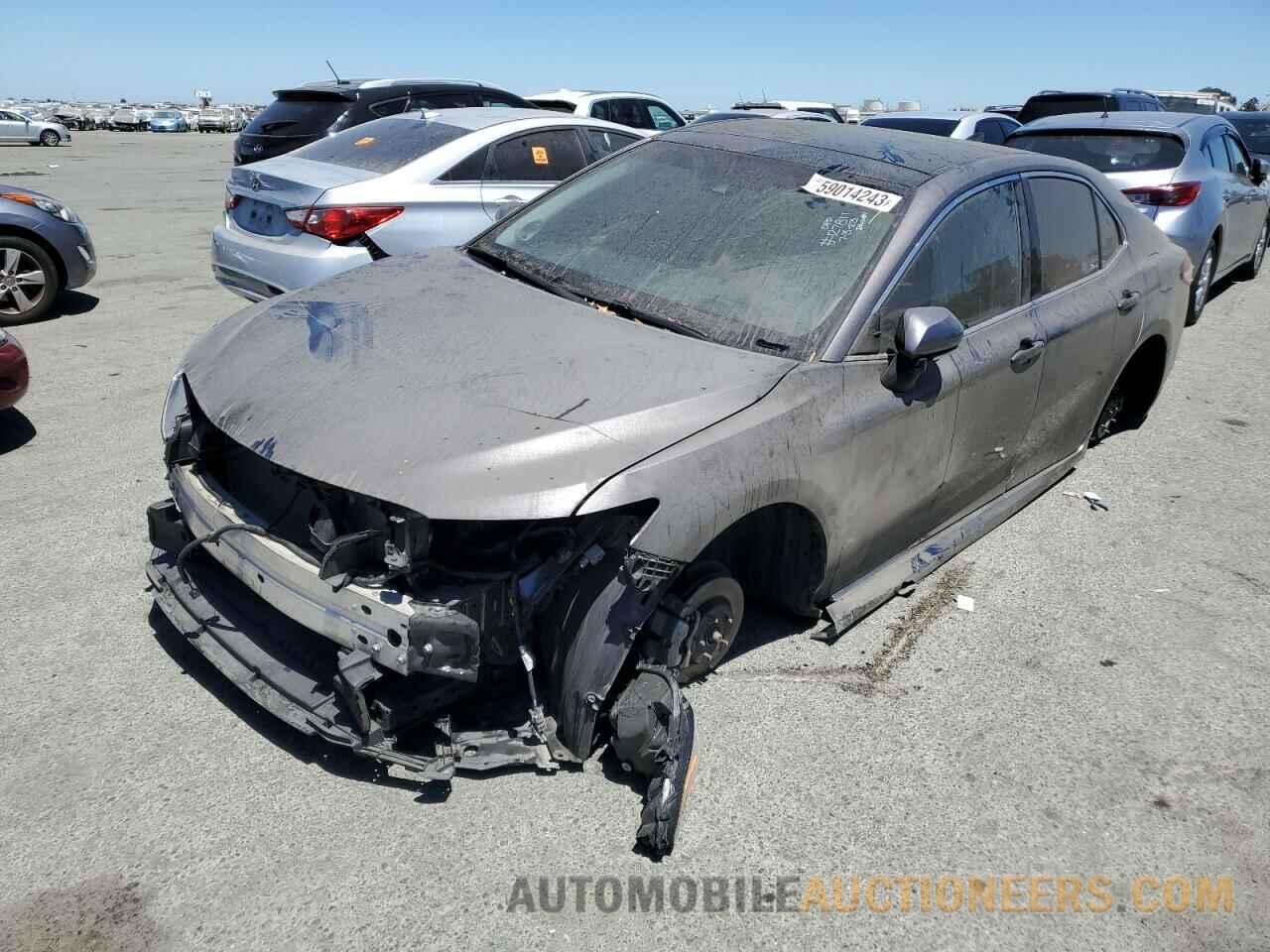 4T1BZ1HK1JU007944 TOYOTA CAMRY 2018