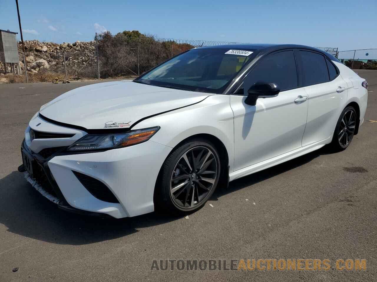 4T1BZ1HK1JU012979 TOYOTA CAMRY 2018