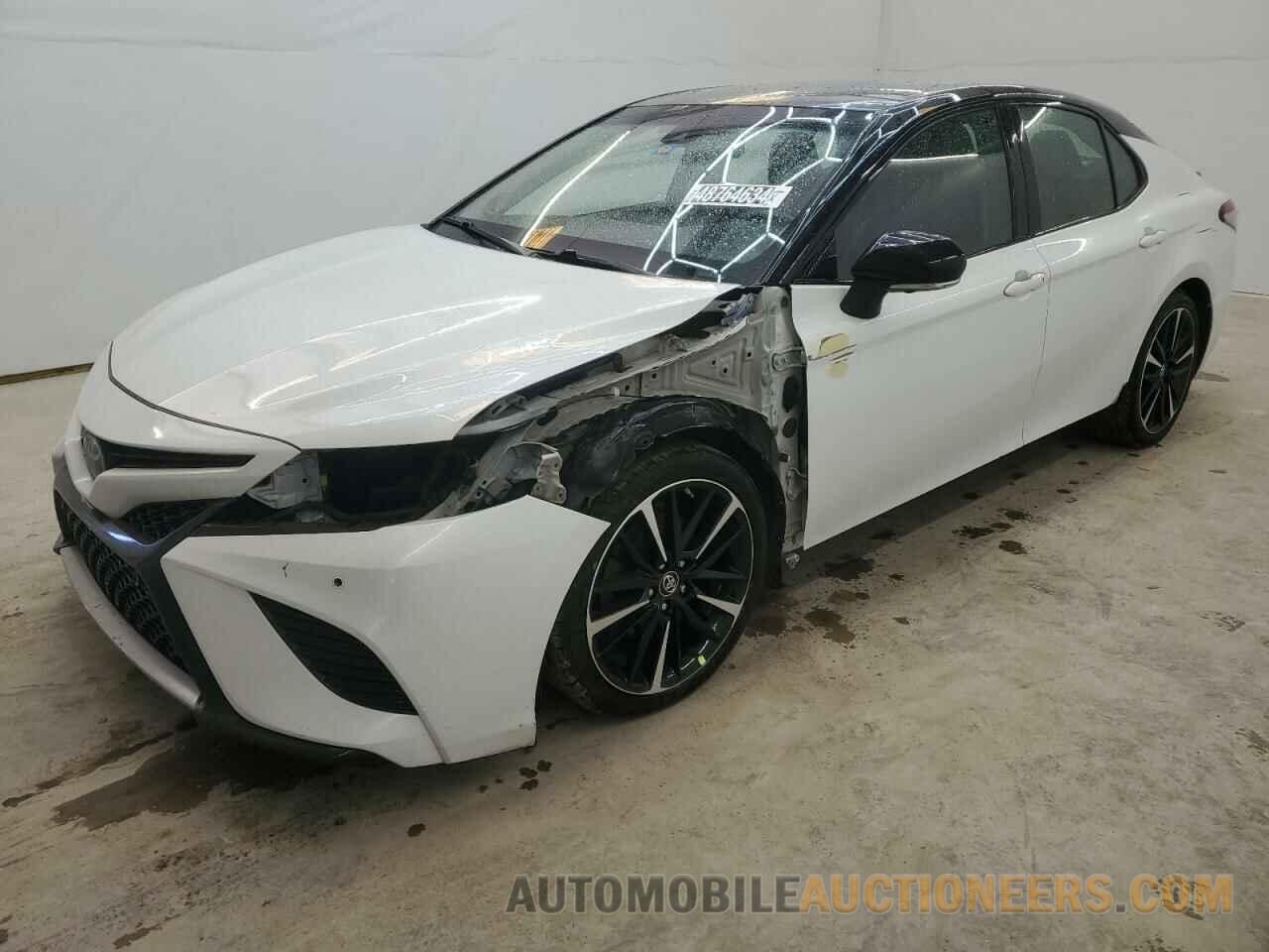 4T1BZ1HK1JU014537 TOYOTA CAMRY 2018