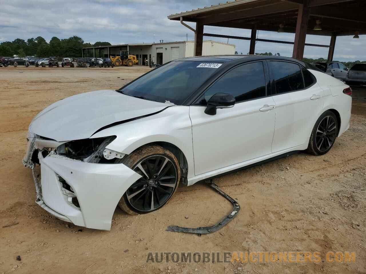 4T1BZ1HK1JU021410 TOYOTA CAMRY 2018