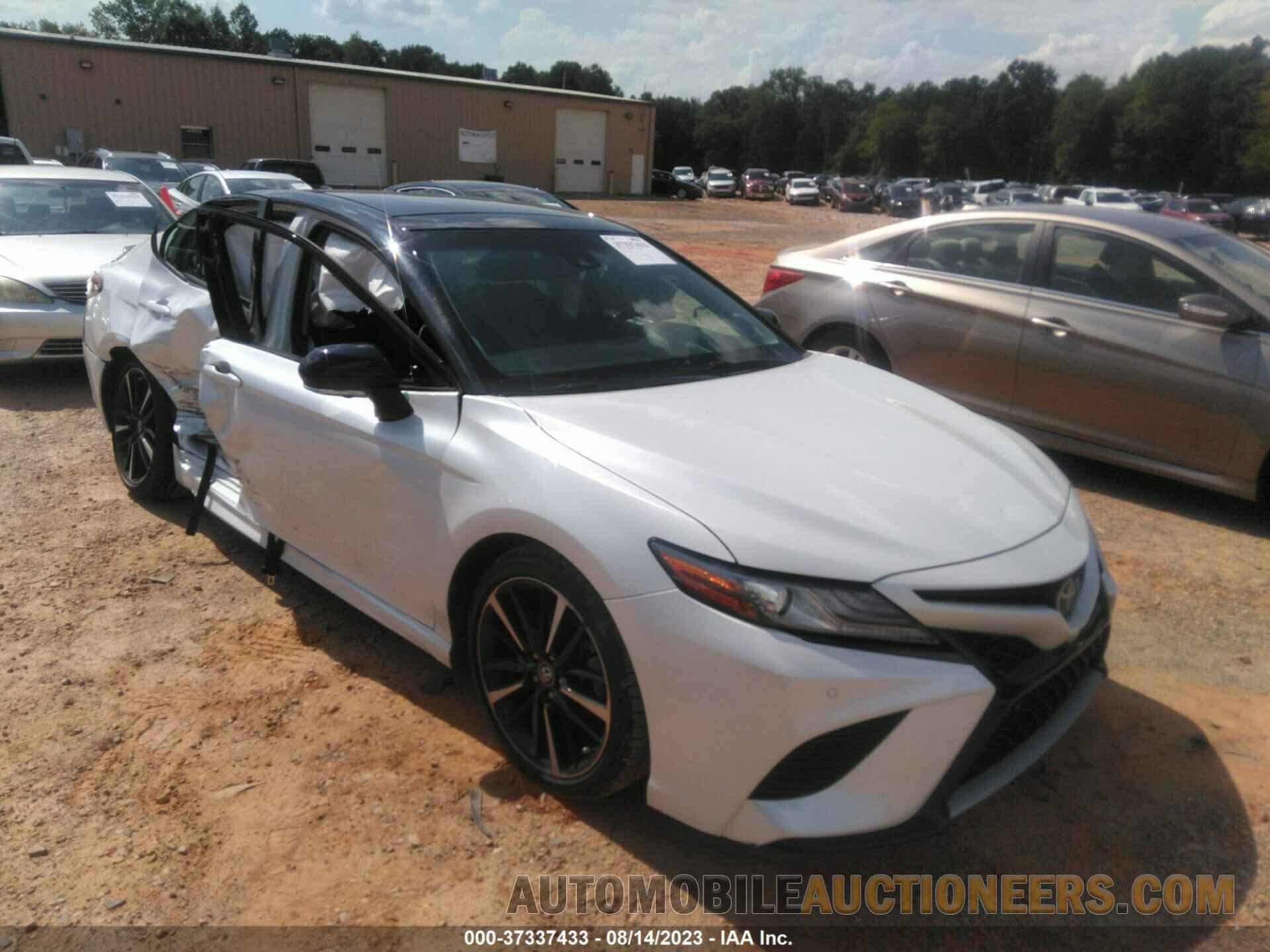 4T1BZ1HK2JU002008 TOYOTA CAMRY 2018