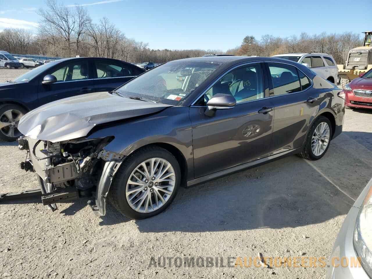 4T1BZ1HK2JU006110 TOYOTA CAMRY 2018