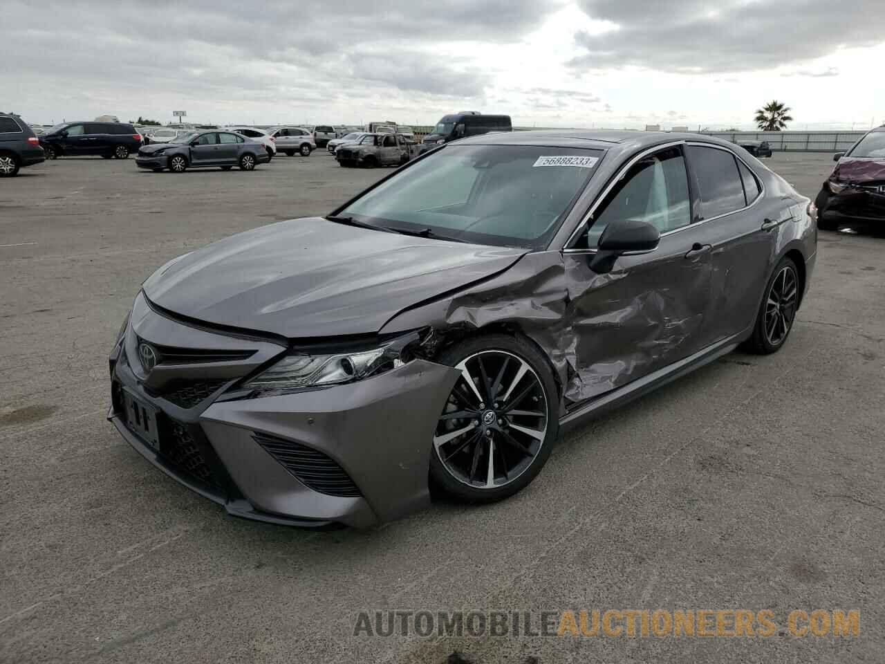 4T1BZ1HK2JU006432 TOYOTA CAMRY 2018