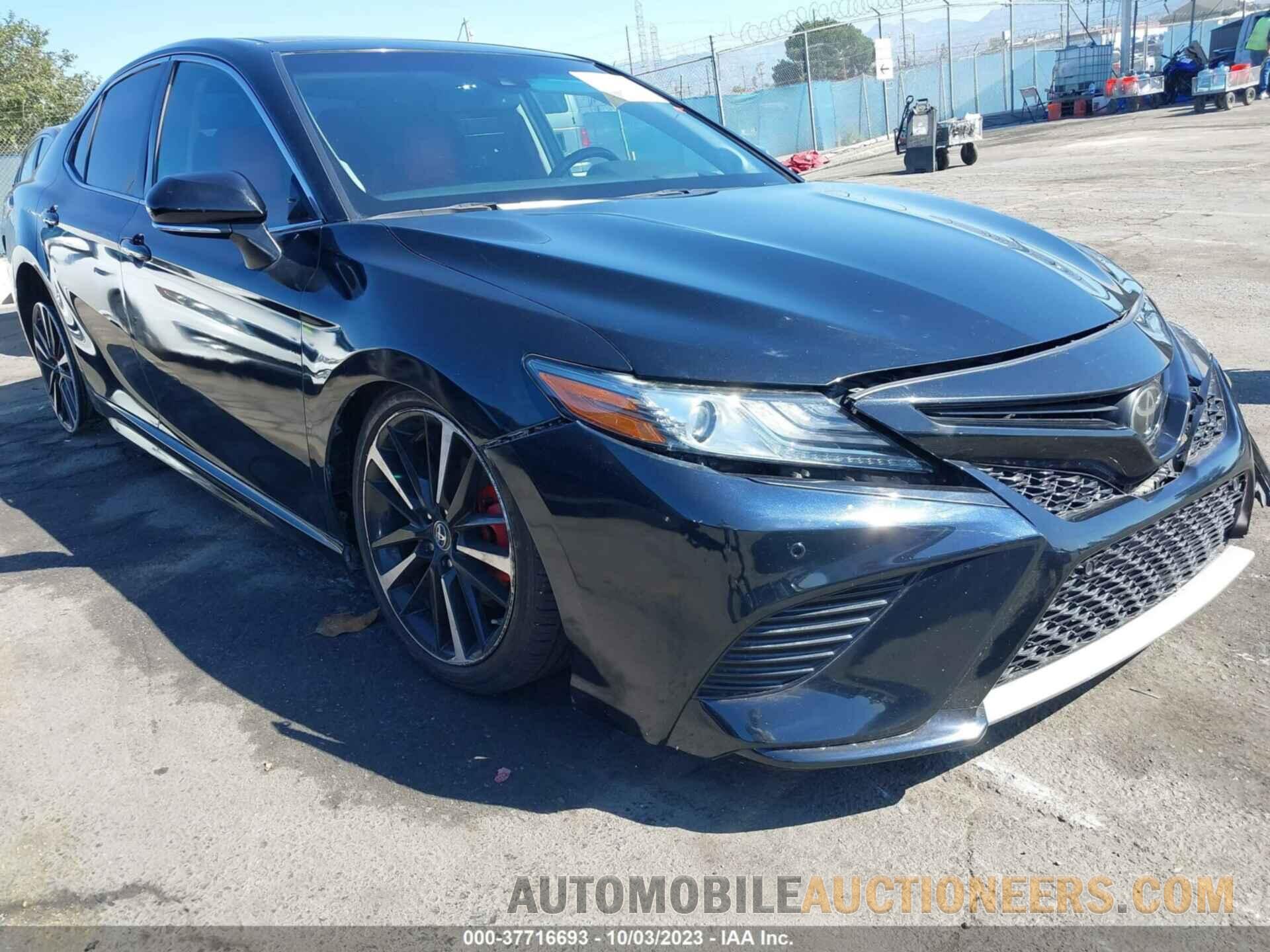 4T1BZ1HK2JU010903 TOYOTA CAMRY 2018