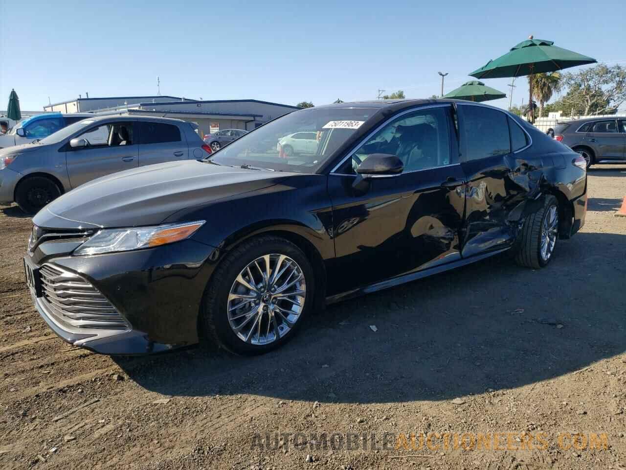 4T1BZ1HK2JU011842 TOYOTA CAMRY 2018