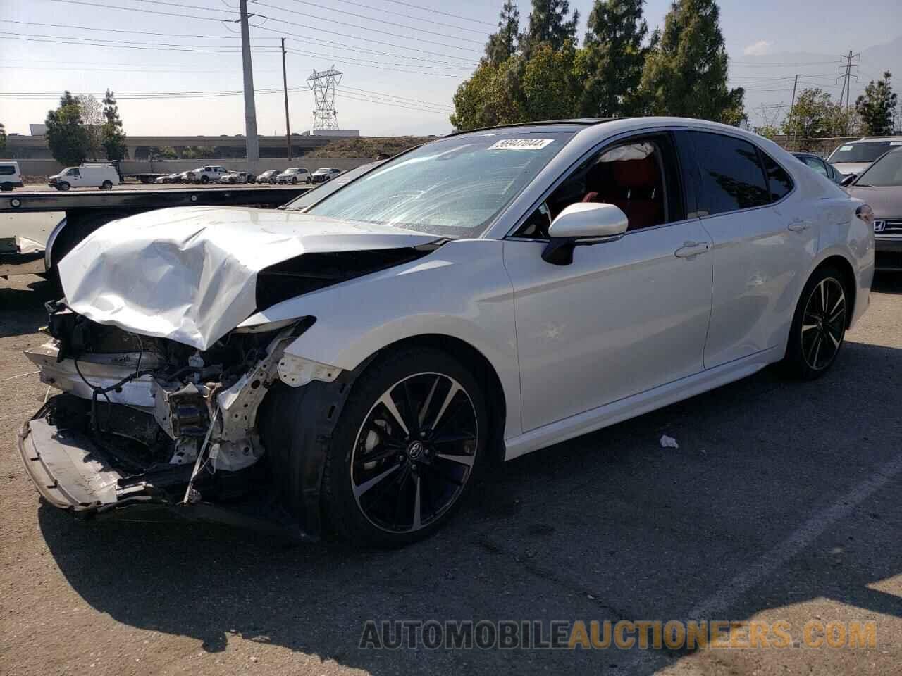 4T1BZ1HK2JU012408 TOYOTA CAMRY 2018