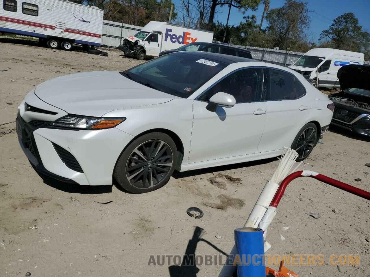 4T1BZ1HK2JU013395 TOYOTA CAMRY 2018