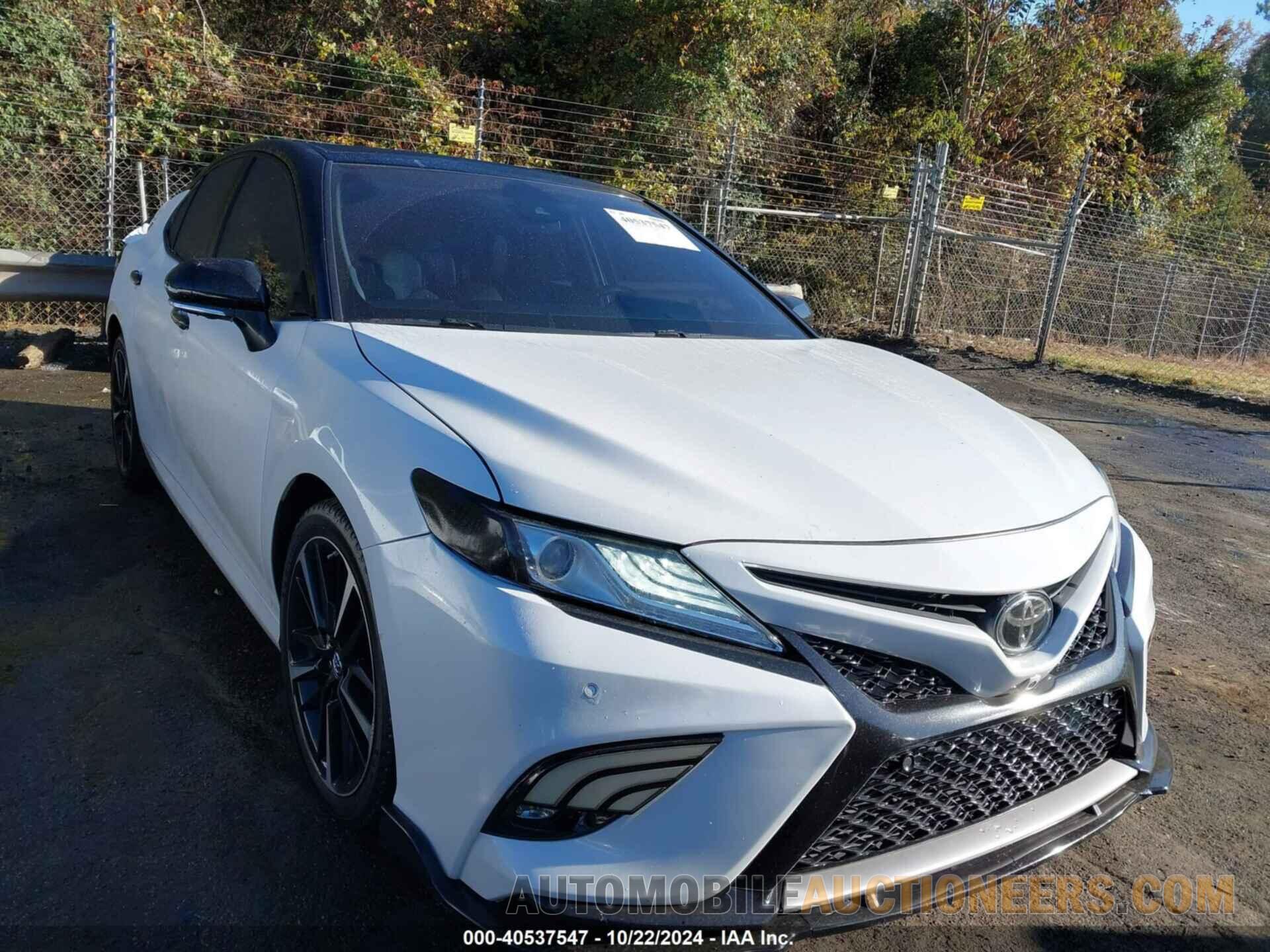 4T1BZ1HK2JU014062 TOYOTA CAMRY 2018