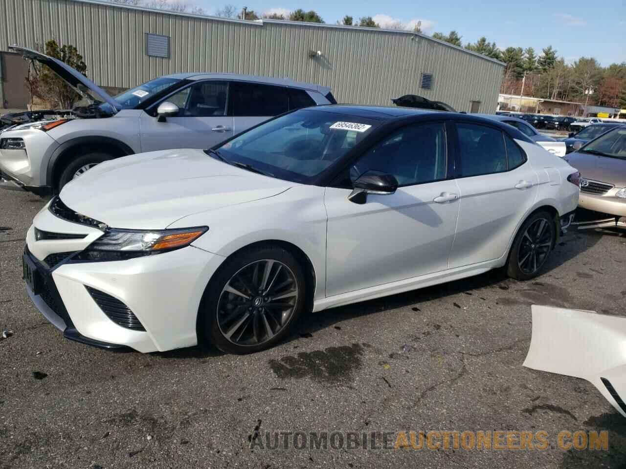 4T1BZ1HK2JU016555 TOYOTA CAMRY 2018