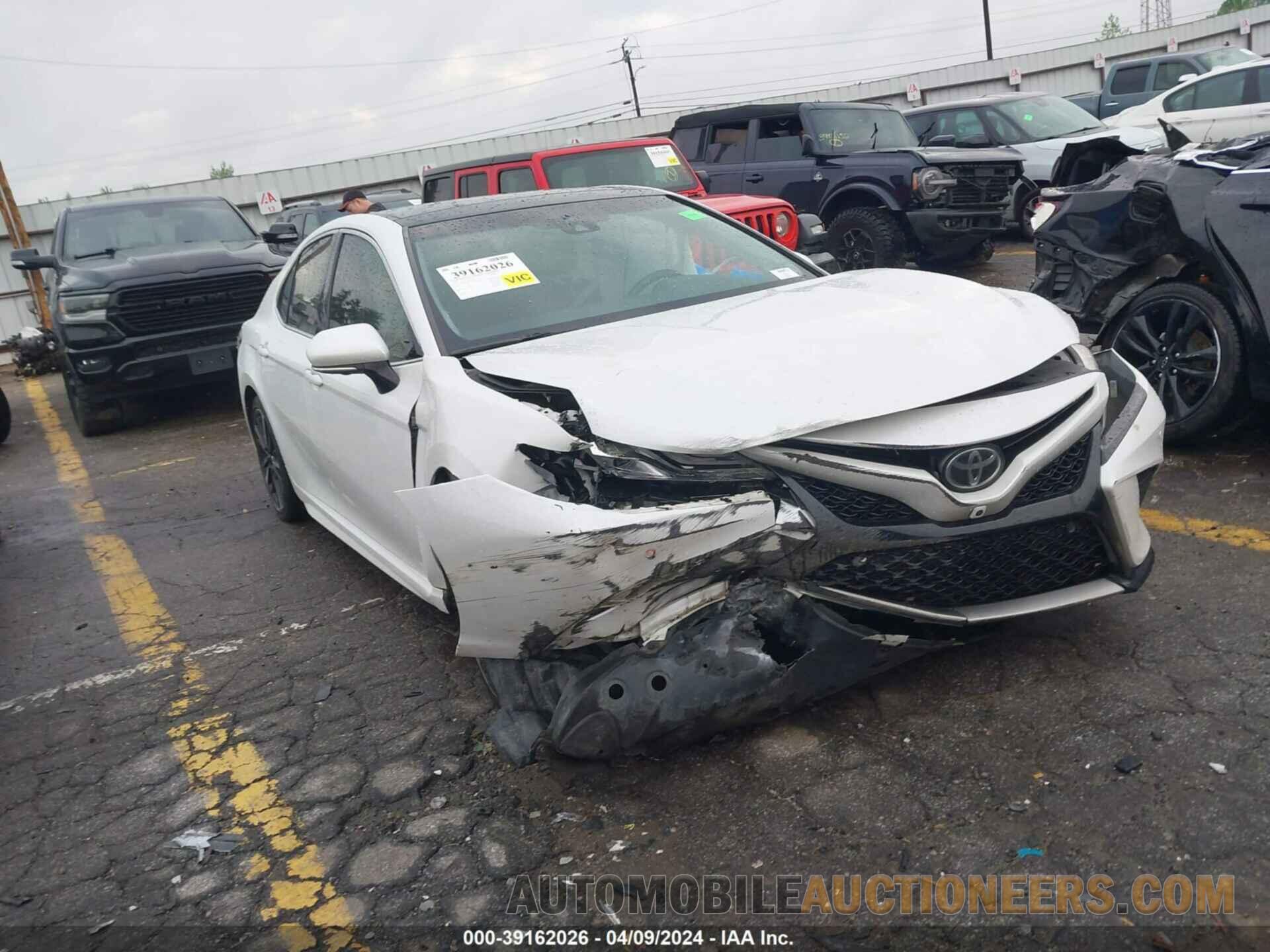 4T1BZ1HK2JU018760 TOYOTA CAMRY 2018