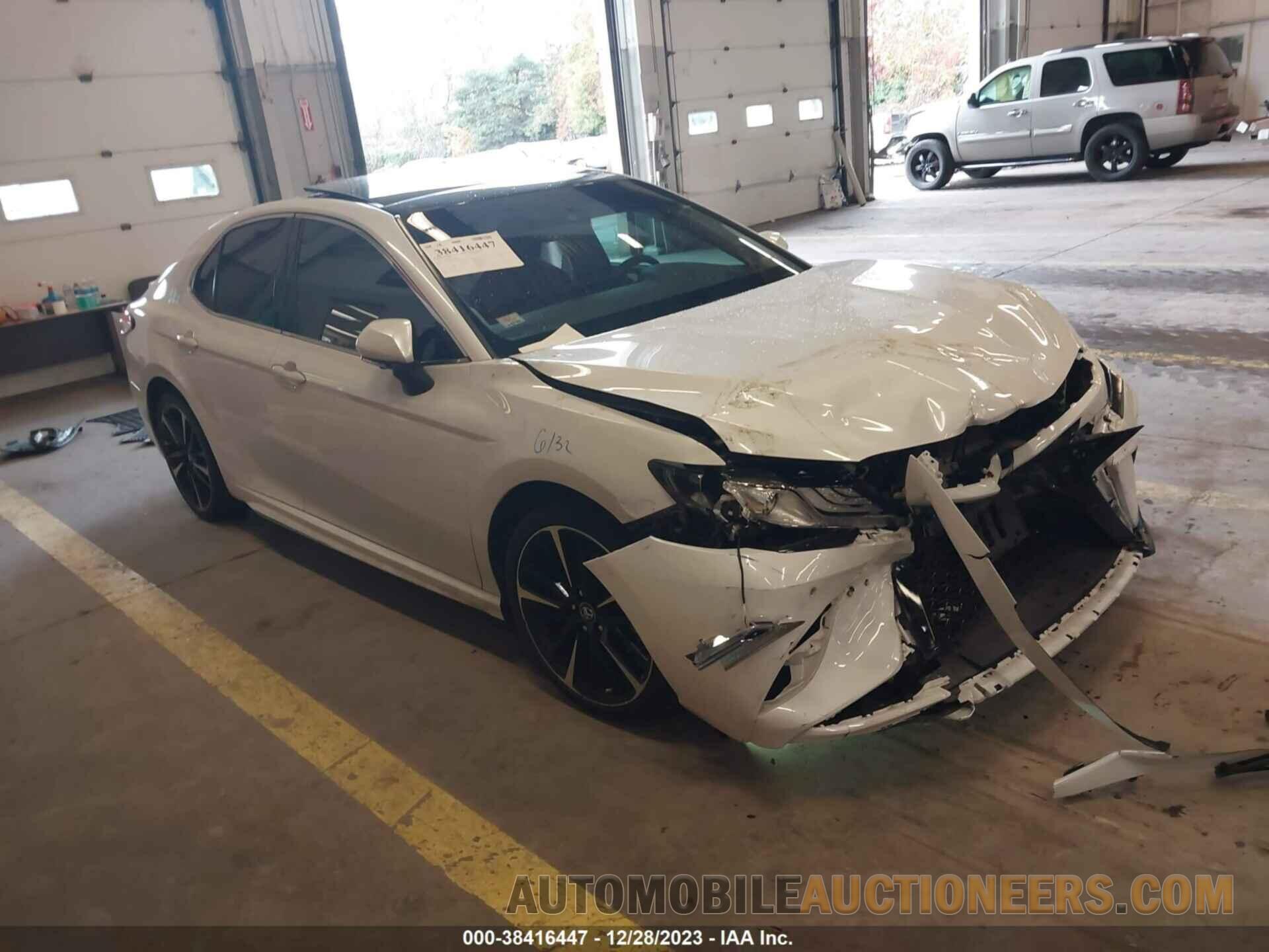 4T1BZ1HK2JU018886 TOYOTA CAMRY 2018