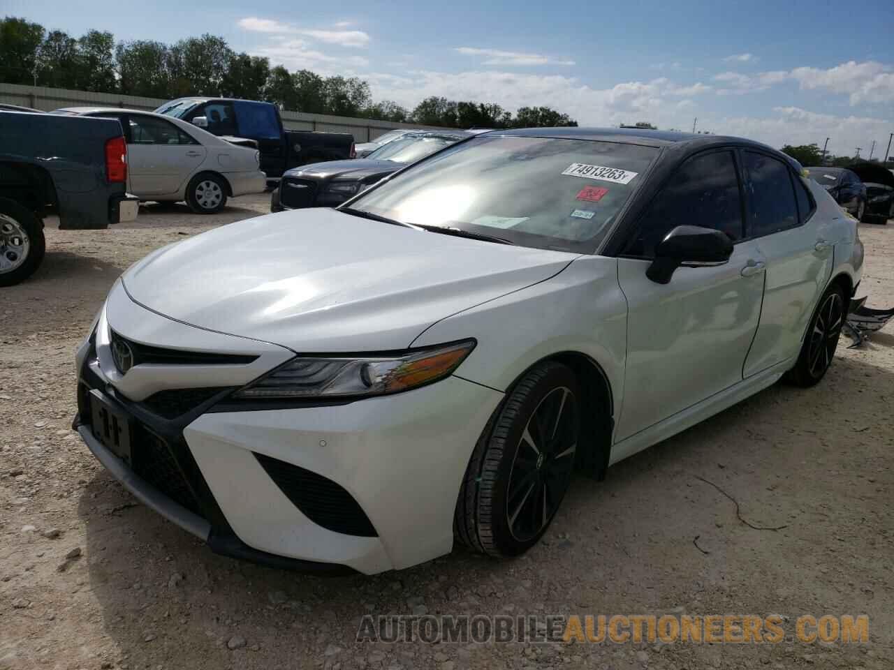 4T1BZ1HK2JU020752 TOYOTA CAMRY 2018