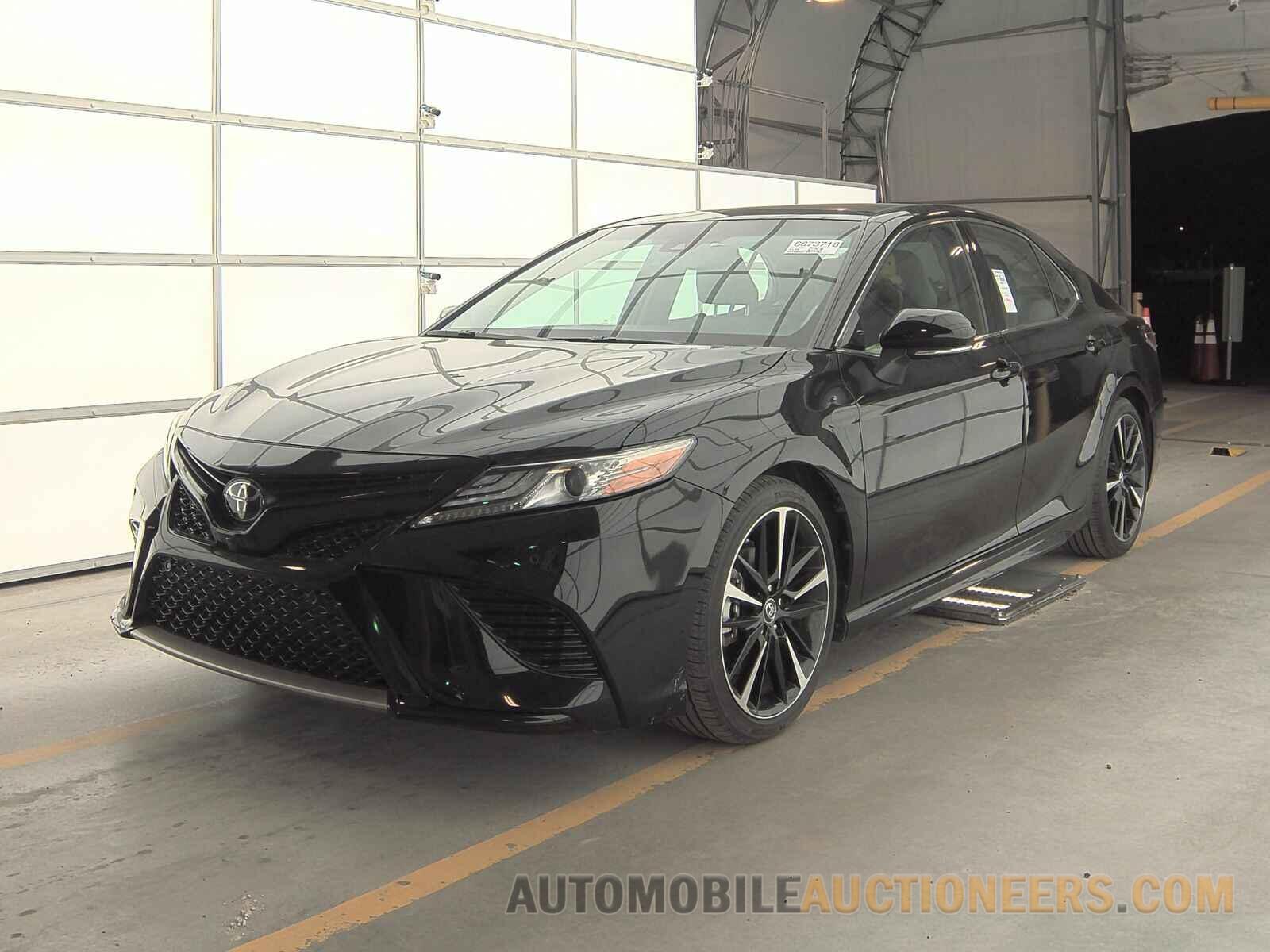 4T1BZ1HK2JU502959 Toyota Camry 2018