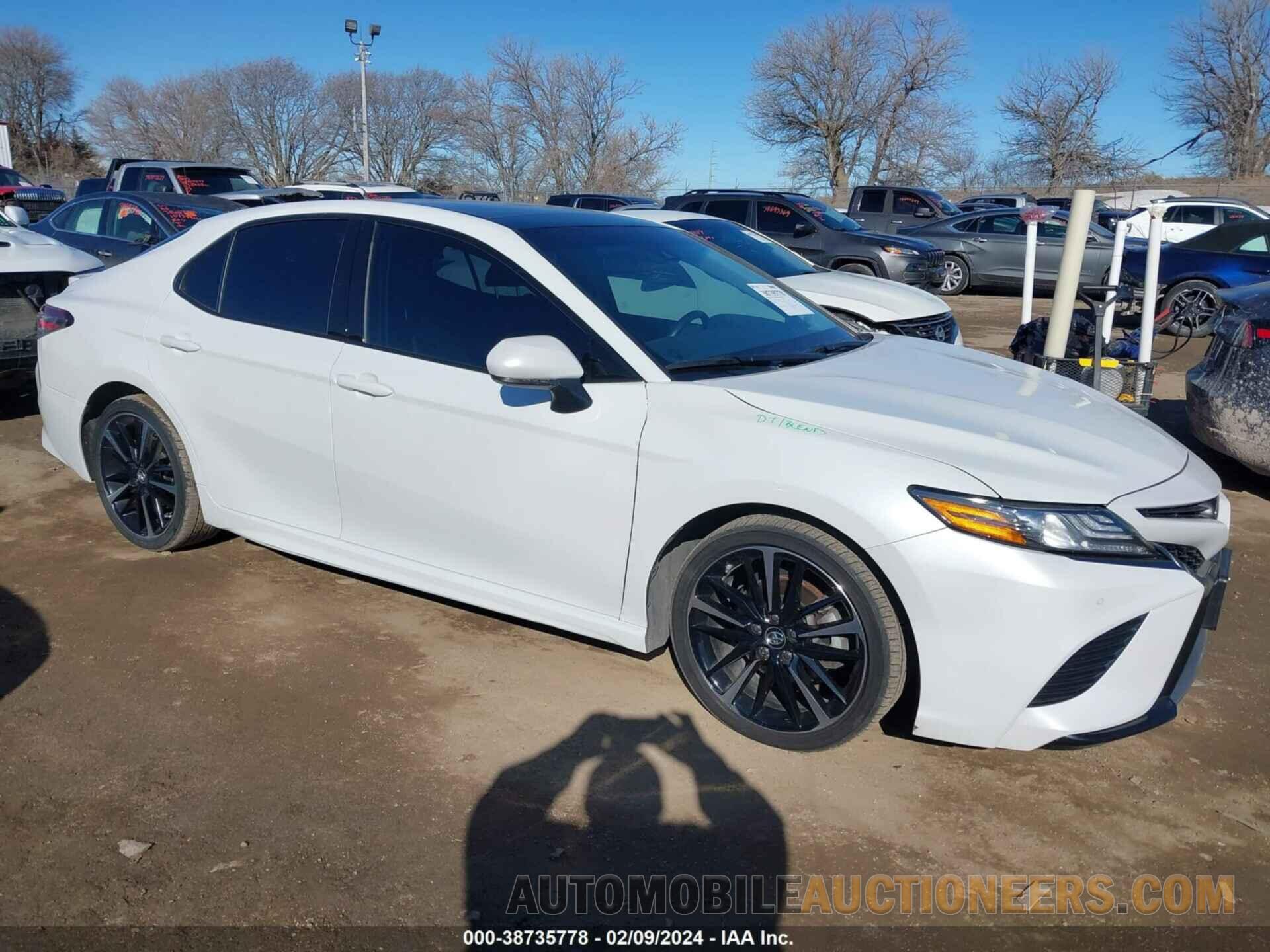 4T1BZ1HK2JU506493 TOYOTA CAMRY 2018