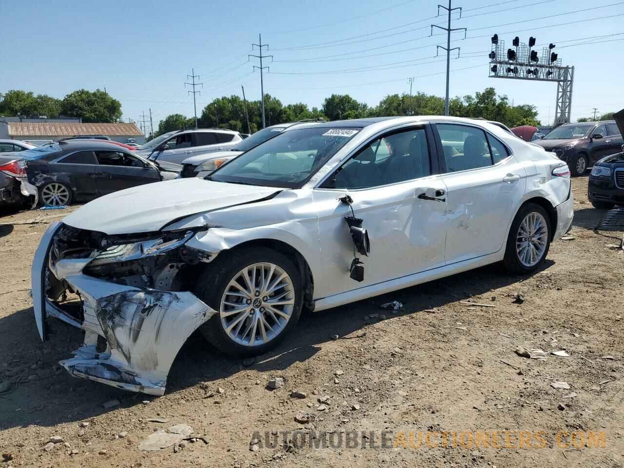 4T1BZ1HK3JU007301 TOYOTA CAMRY 2018