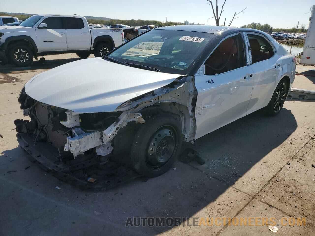 4T1BZ1HK3JU011929 TOYOTA CAMRY 2018