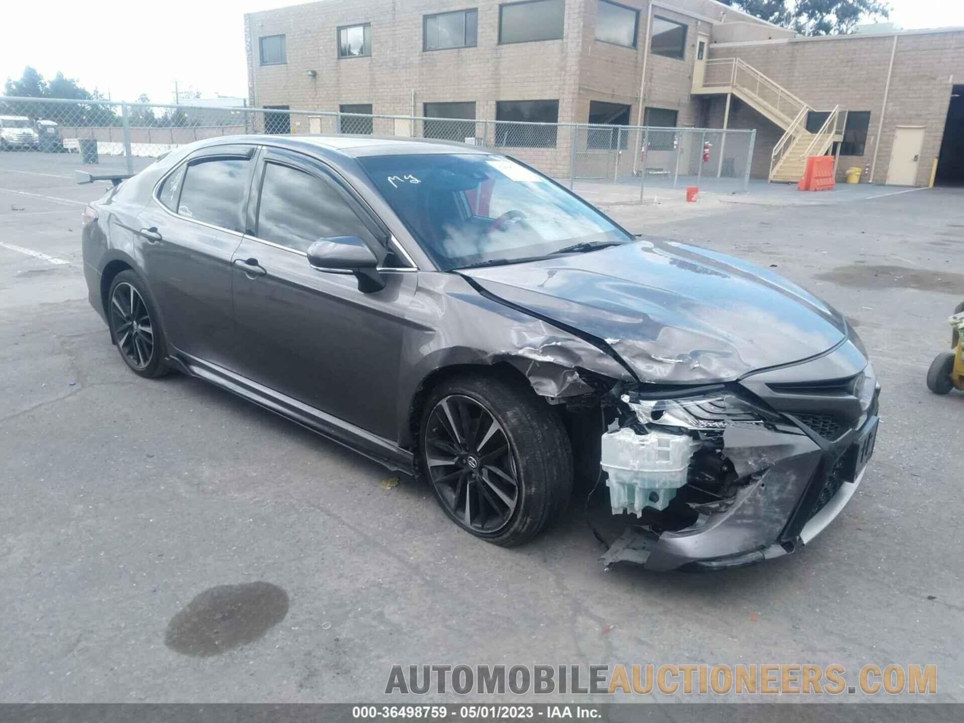 4T1BZ1HK4JU008215 TOYOTA CAMRY 2018