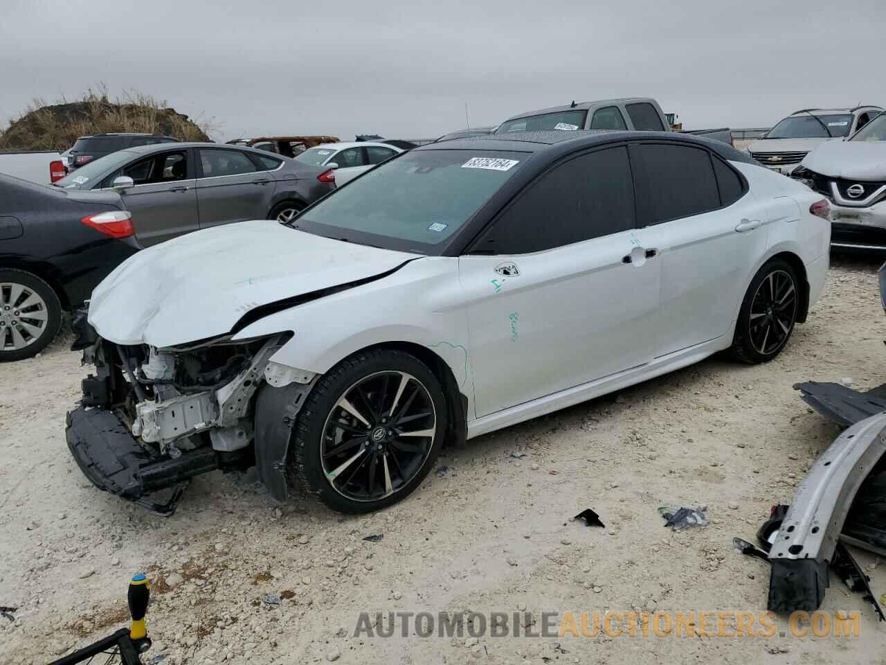 4T1BZ1HK4JU019215 TOYOTA CAMRY 2018