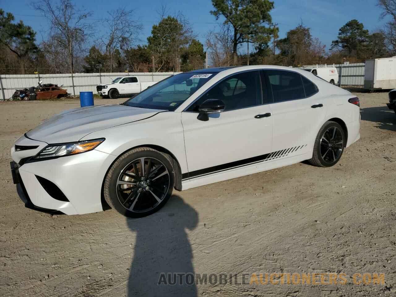 4T1BZ1HK4JU021563 TOYOTA CAMRY 2018