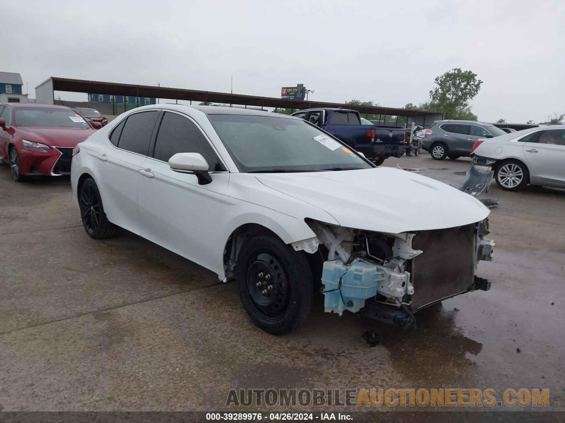 4T1BZ1HK8JU007116 TOYOTA CAMRY 2018