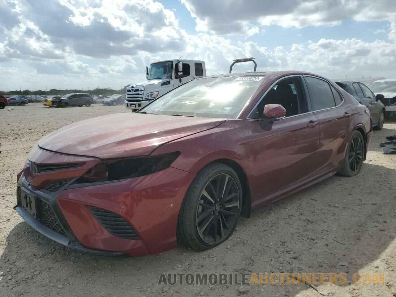 4T1BZ1HK9JU504045 TOYOTA CAMRY 2018