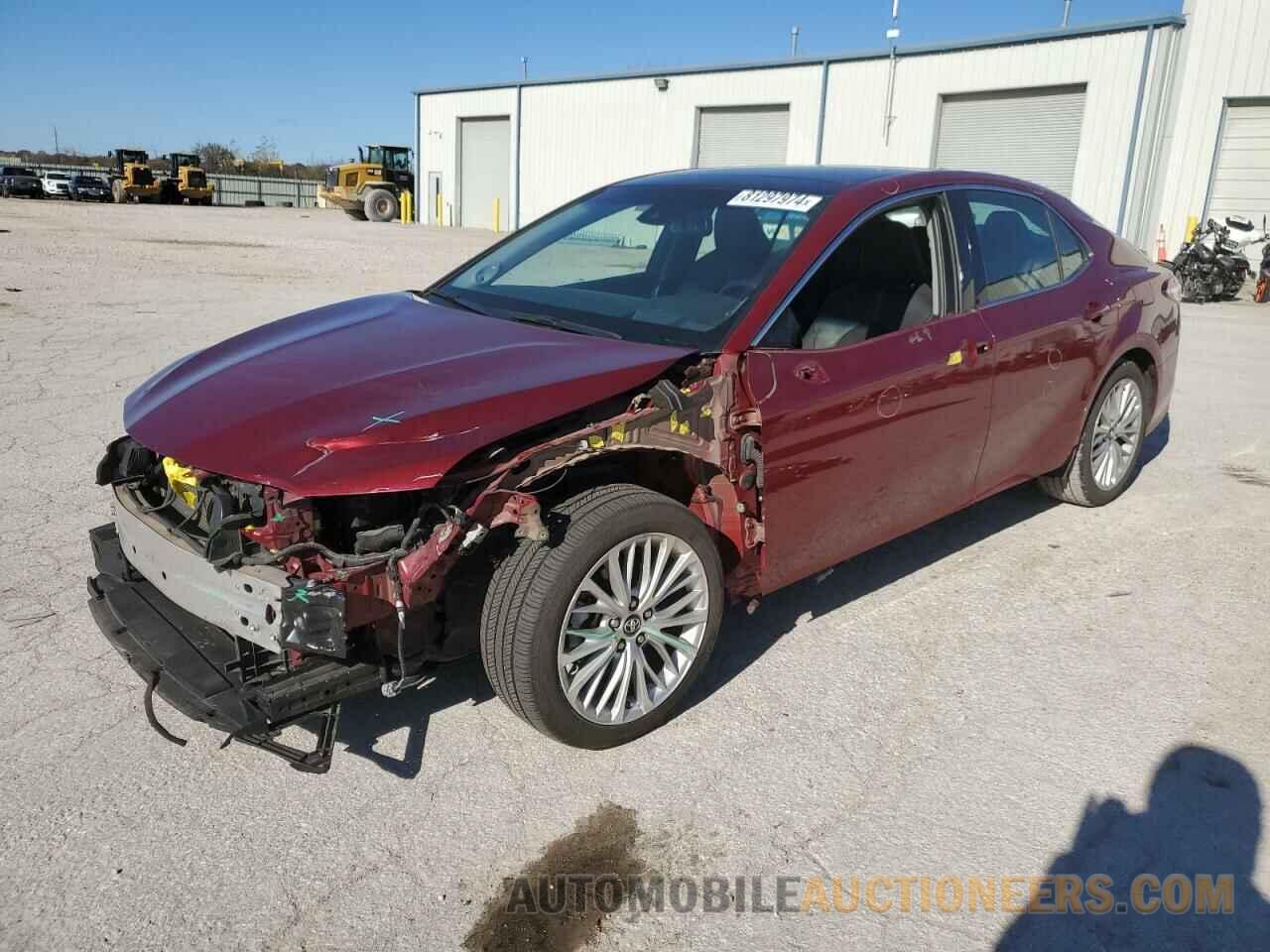 4T1BZ1HK9JU504255 TOYOTA CAMRY 2018