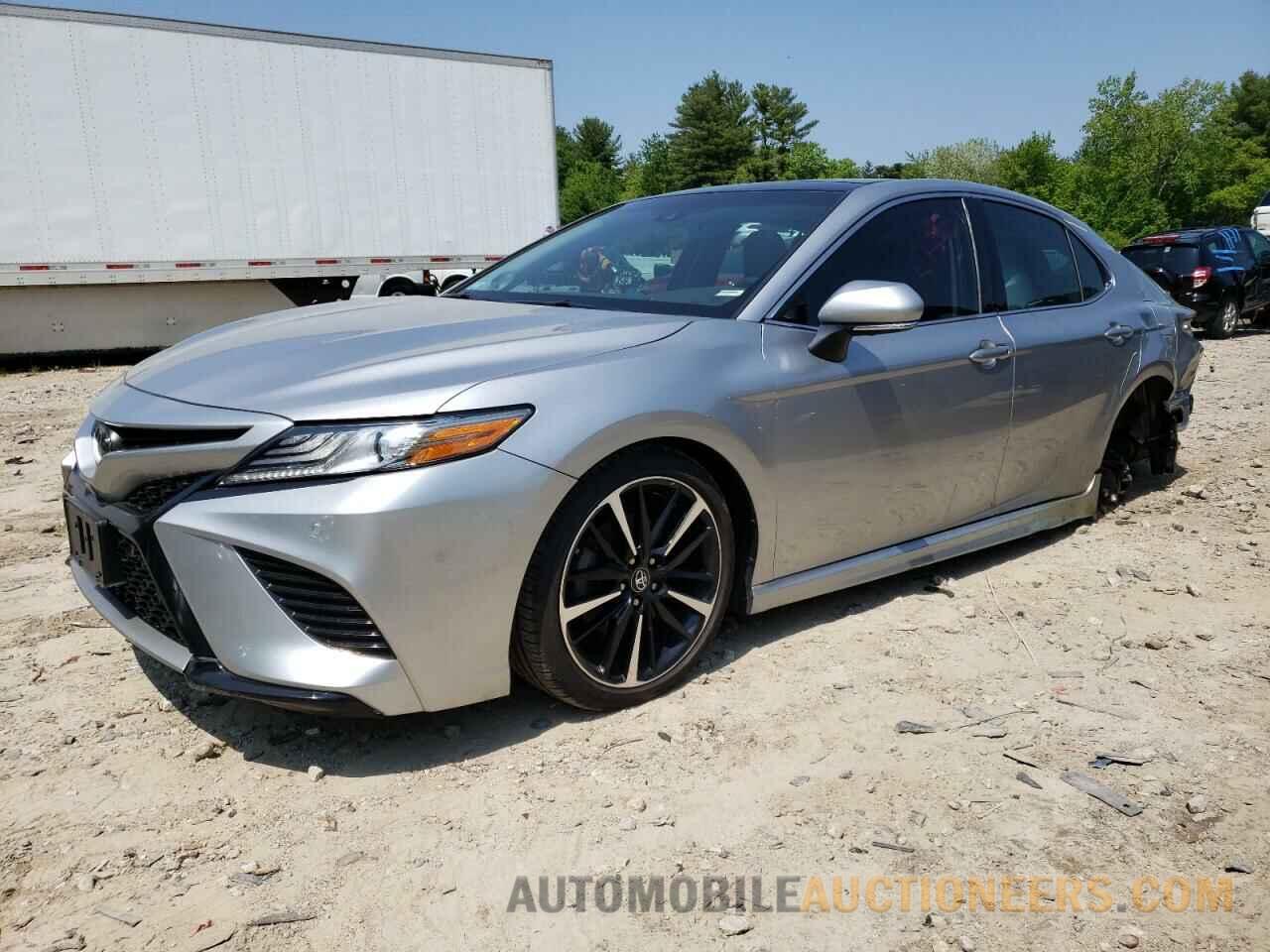 4T1BZ1HKXJU009952 TOYOTA CAMRY 2018