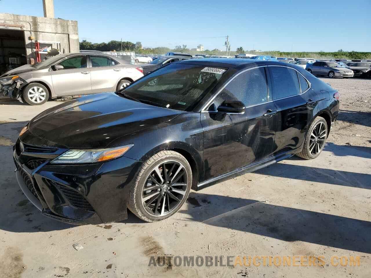 4T1BZ1HKXJU011880 TOYOTA CAMRY 2018