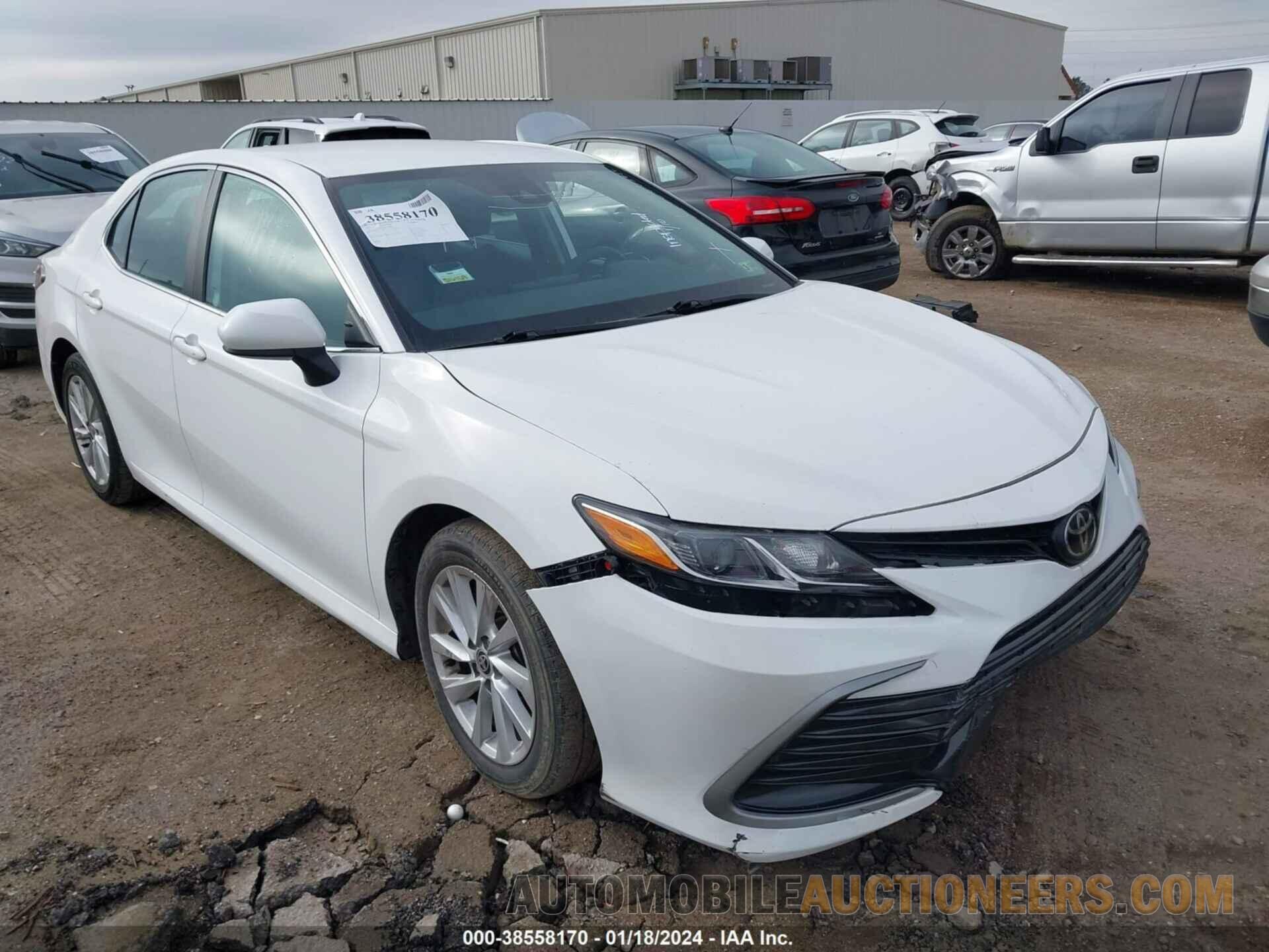 4T1C11AK0MU445817 TOYOTA CAMRY 2021