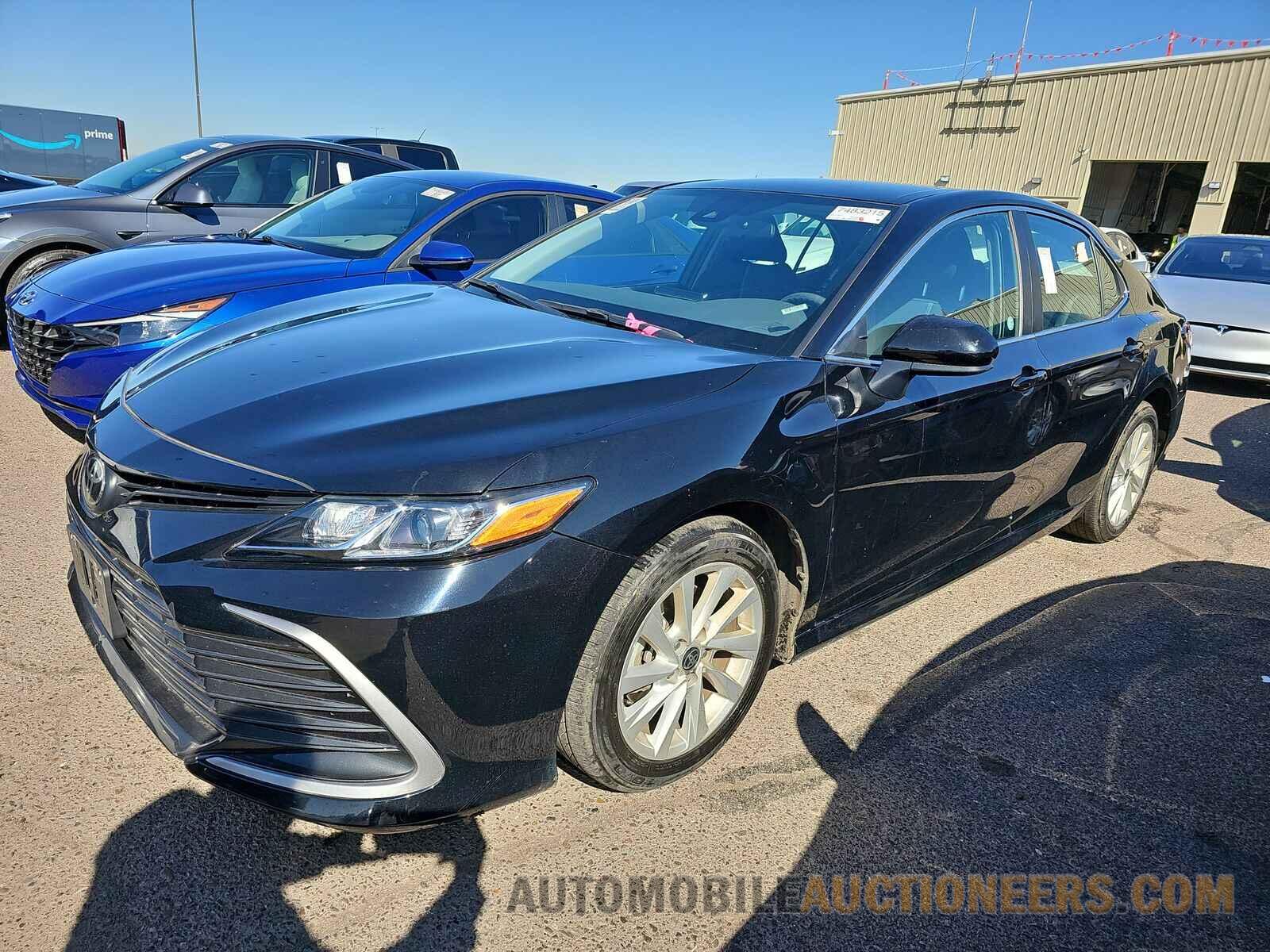 4T1C11AK0MU593627 Toyota Camry 2021