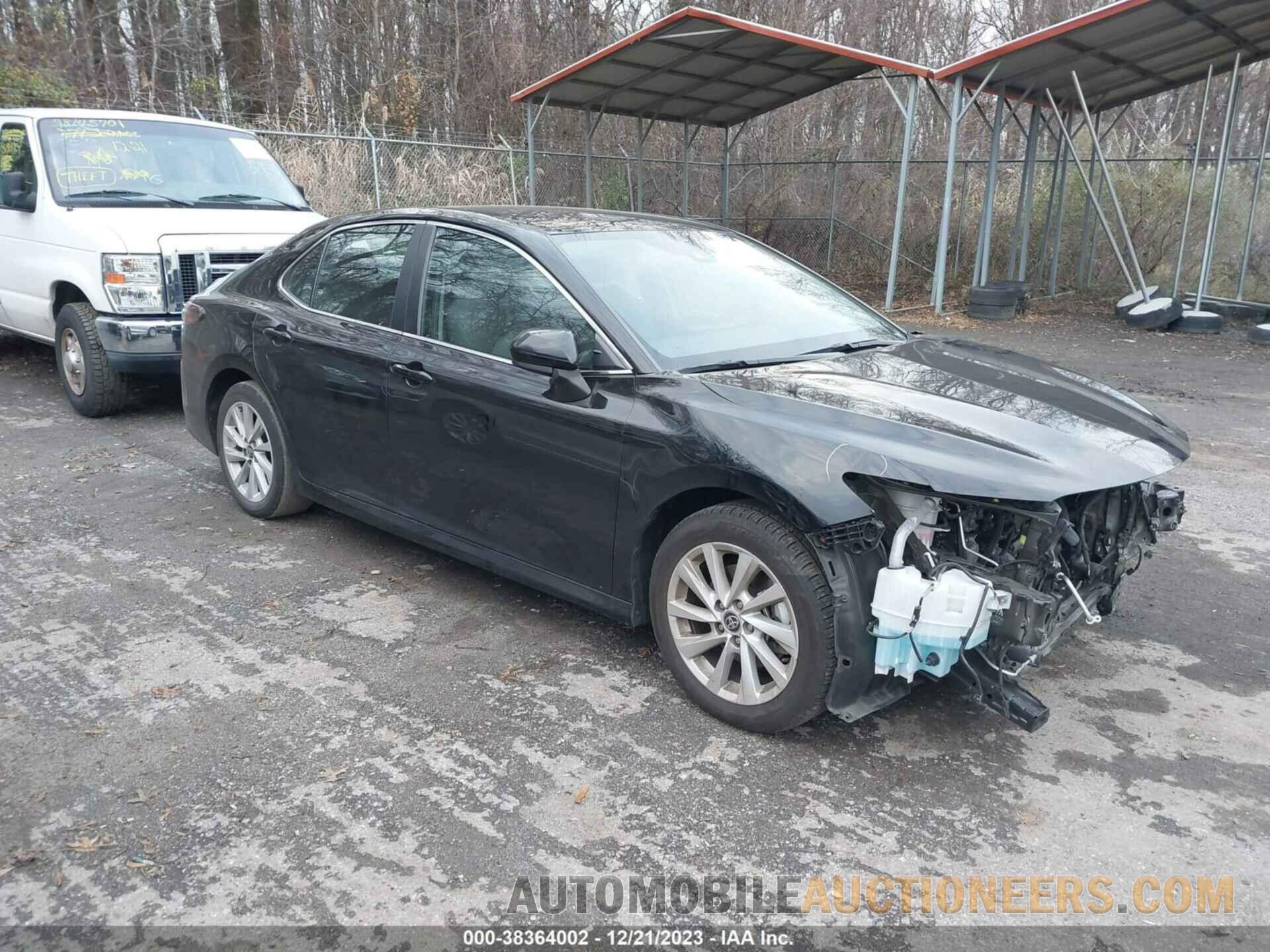 4T1C11AK0NU063983 TOYOTA CAMRY 2022