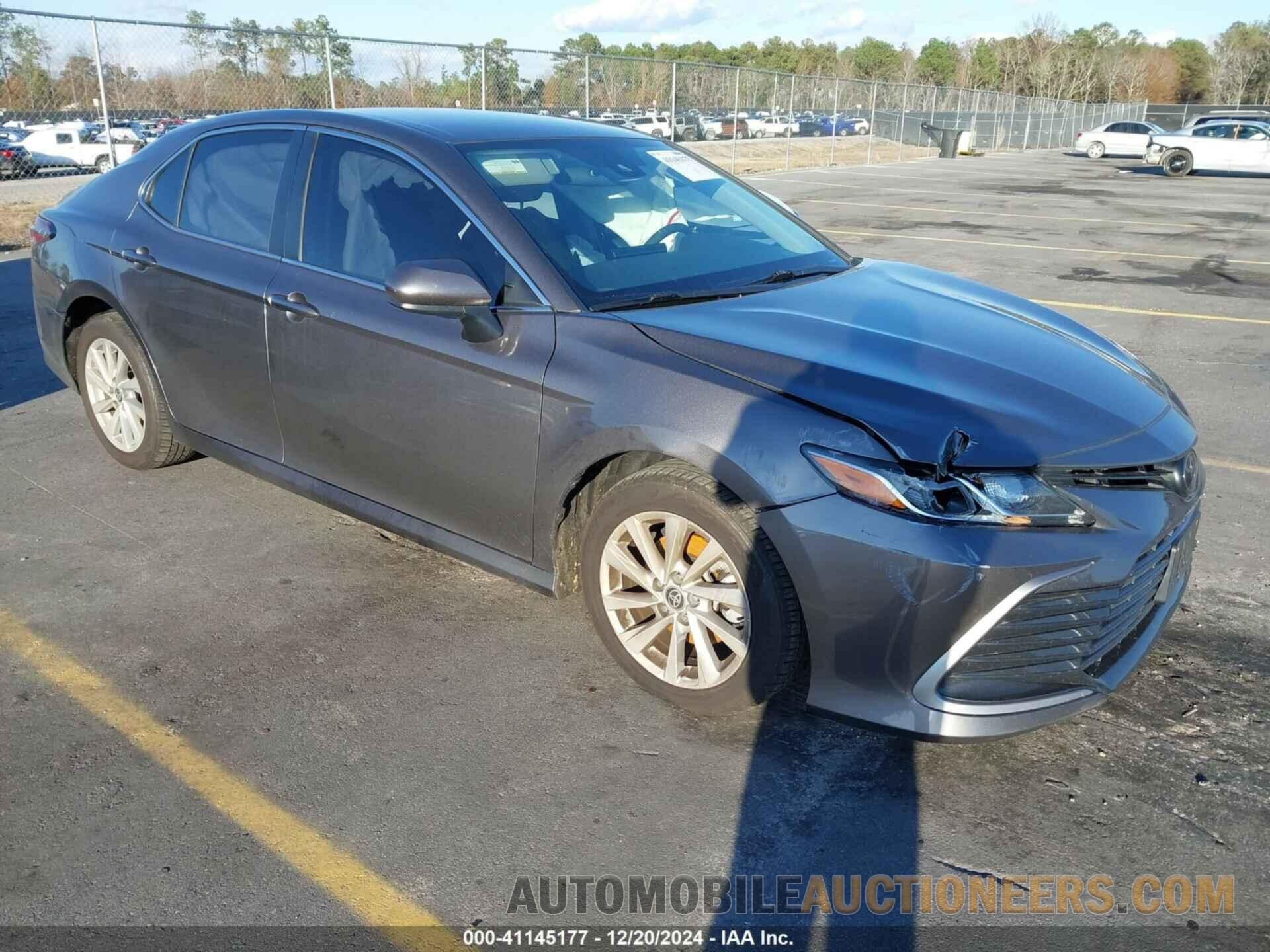 4T1C11AK0NU628572 TOYOTA CAMRY 2022