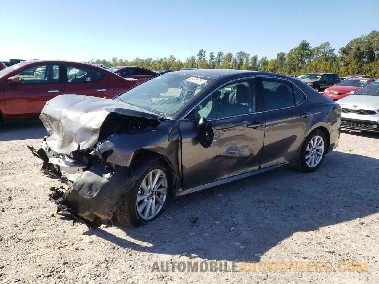 4T1C11AK0NU690196 TOYOTA CAMRY 2022