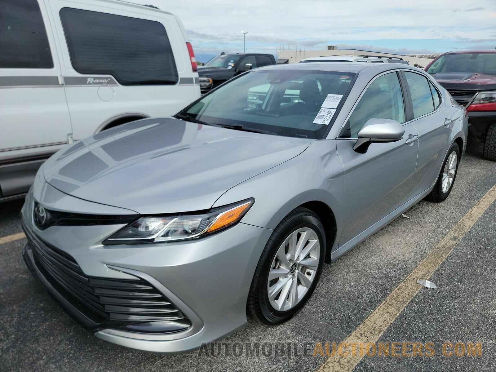 4T1C11AK1MU453909 Toyota Camry LE 2021