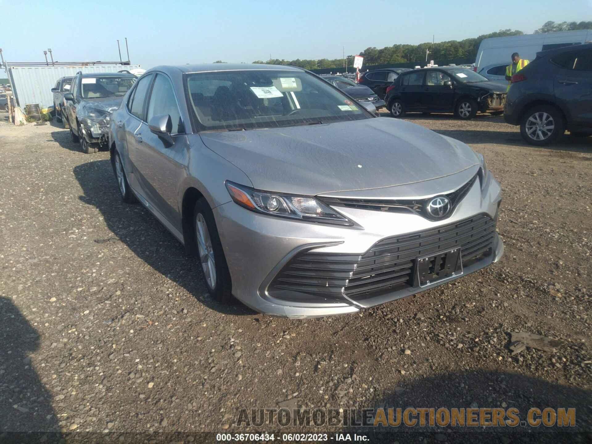 4T1C11AK1MU458740 TOYOTA CAMRY 2021