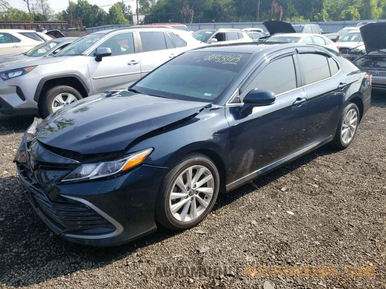 4T1C11AK1MU487722 TOYOTA CAMRY 2021