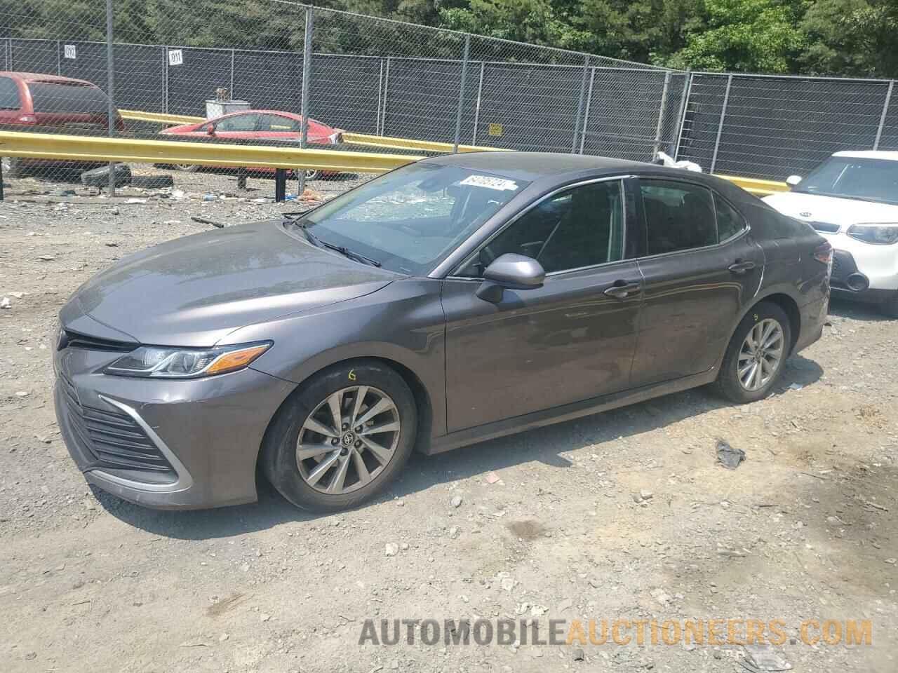 4T1C11AK1MU558241 TOYOTA CAMRY 2021