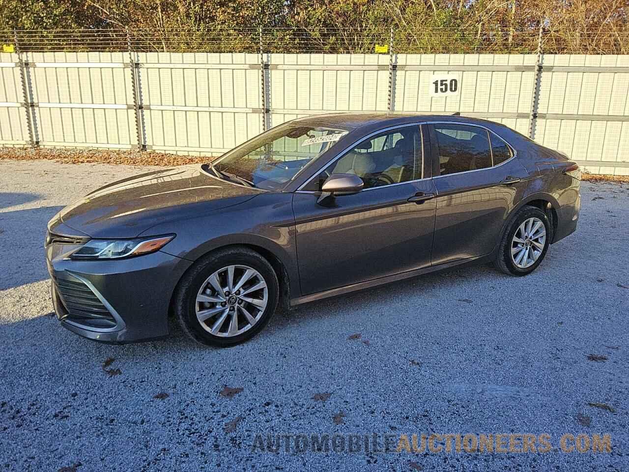 4T1C11AK1MU573614 TOYOTA CAMRY 2021