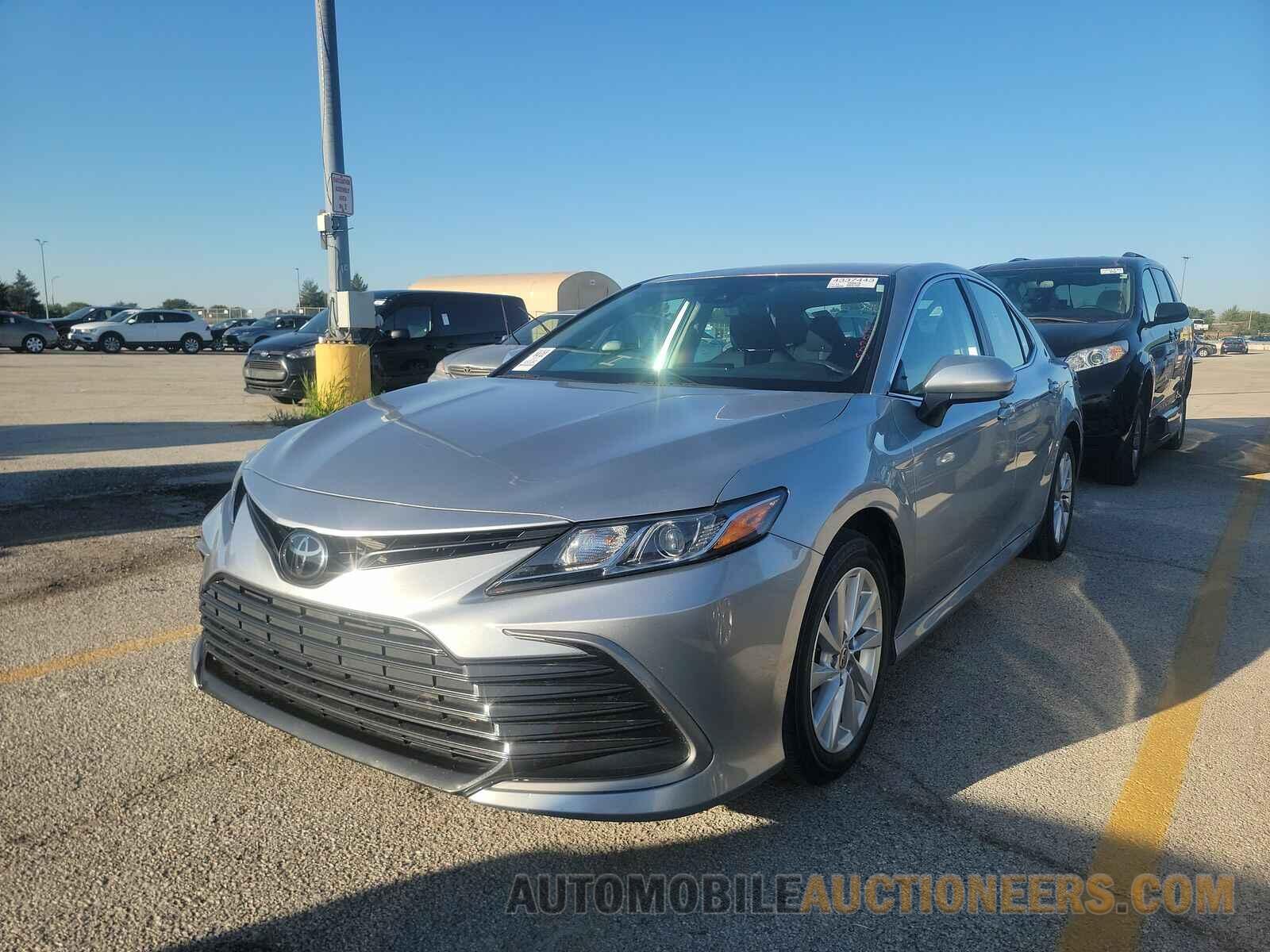 4T1C11AK1MU575170 Toyota Camry LE 2021