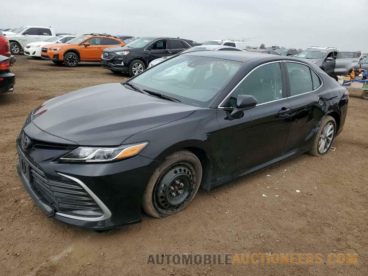 4T1C11AK1MU588419 TOYOTA CAMRY 2021