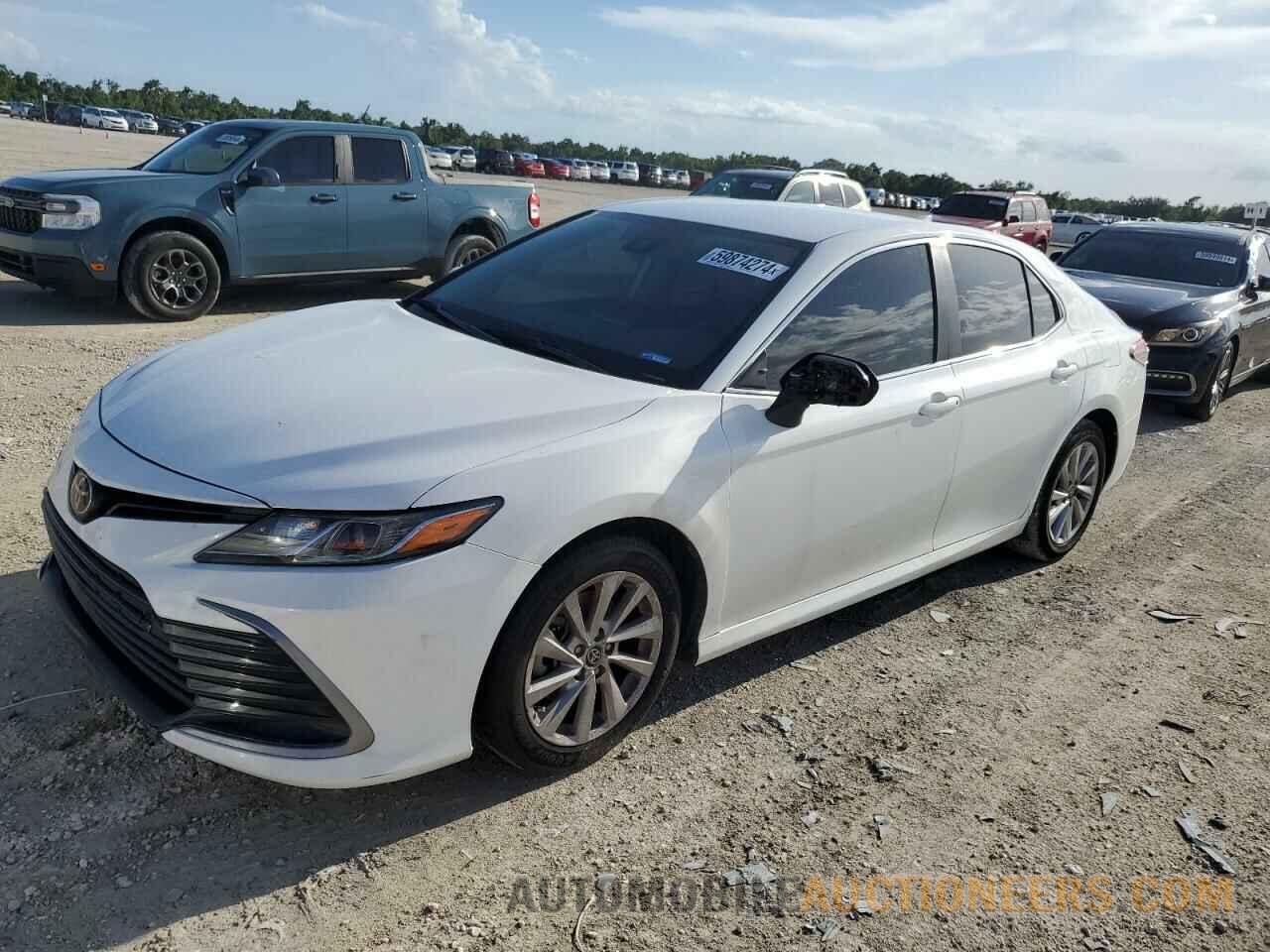 4T1C11AK1MU591465 TOYOTA CAMRY 2021