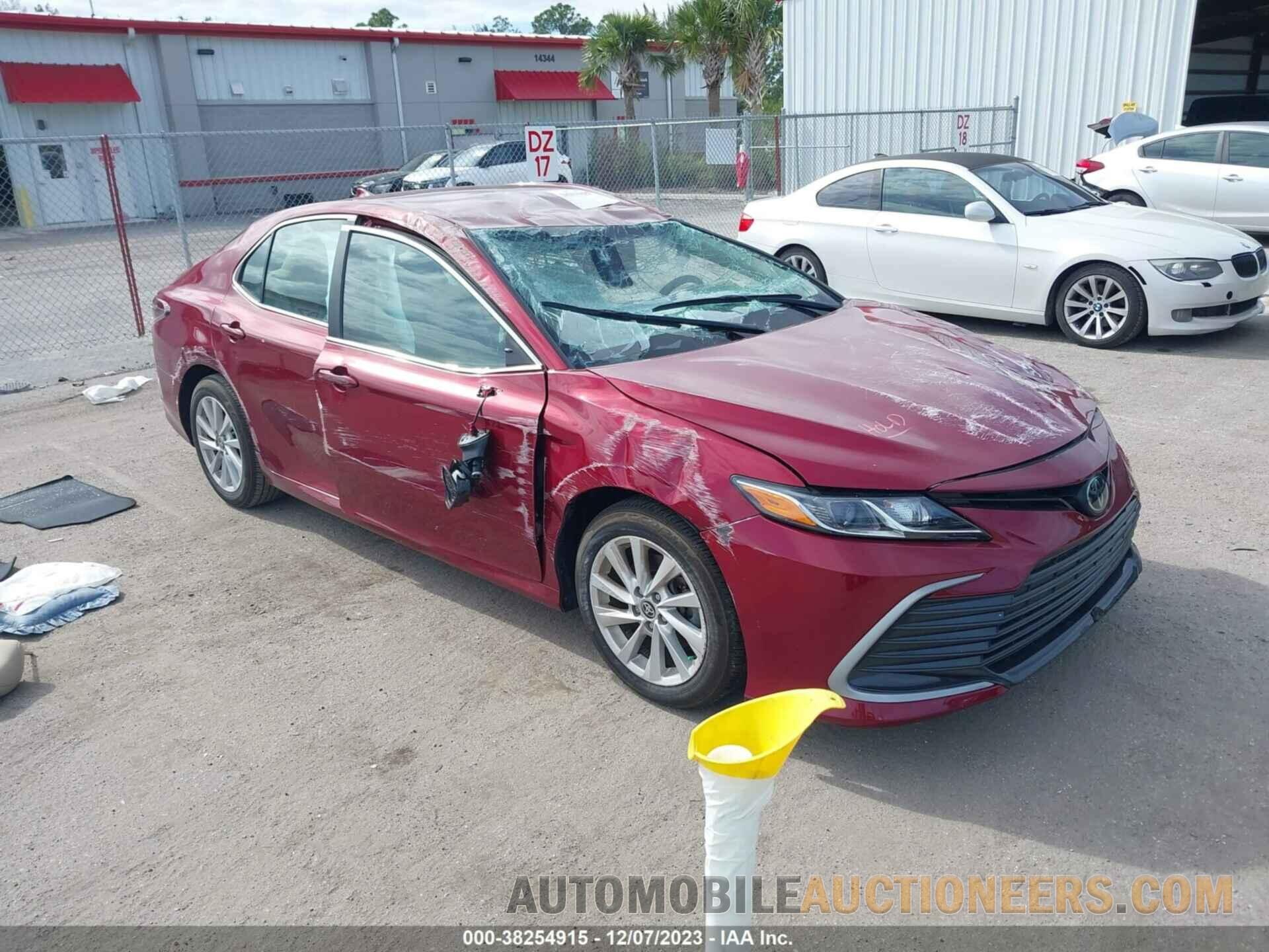 4T1C11AK1MU597055 TOYOTA CAMRY 2021