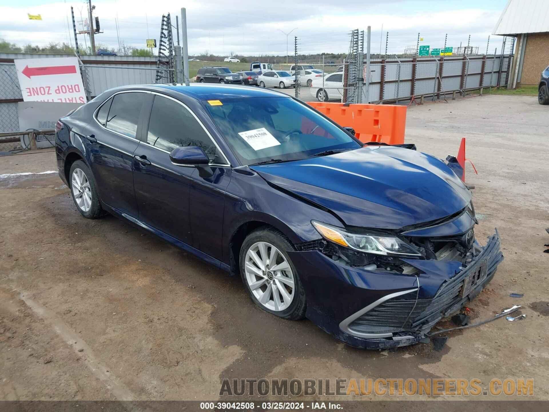 4T1C11AK1MU612038 TOYOTA CAMRY 2021