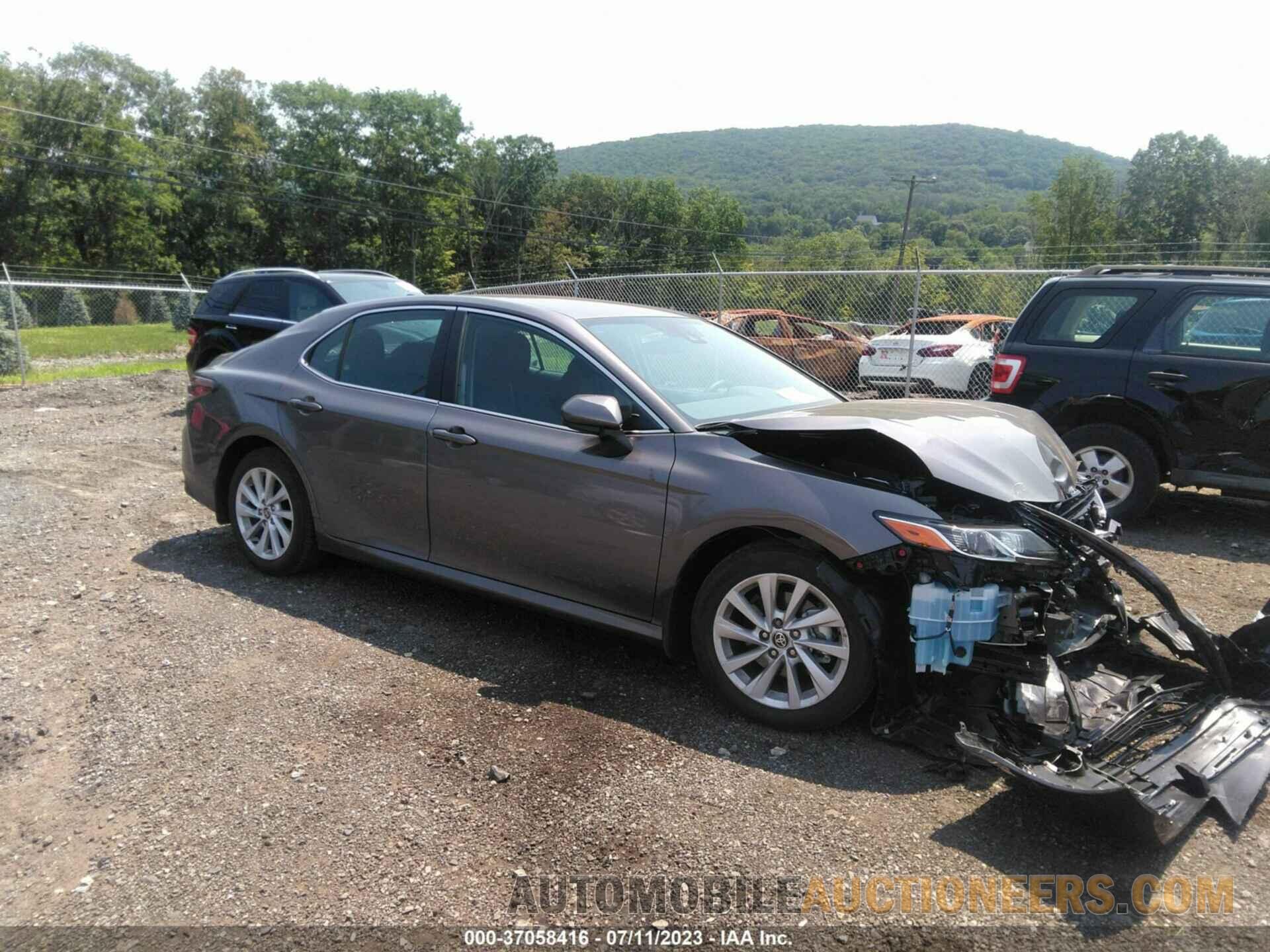 4T1C11AK1MU613092 TOYOTA CAMRY 2021