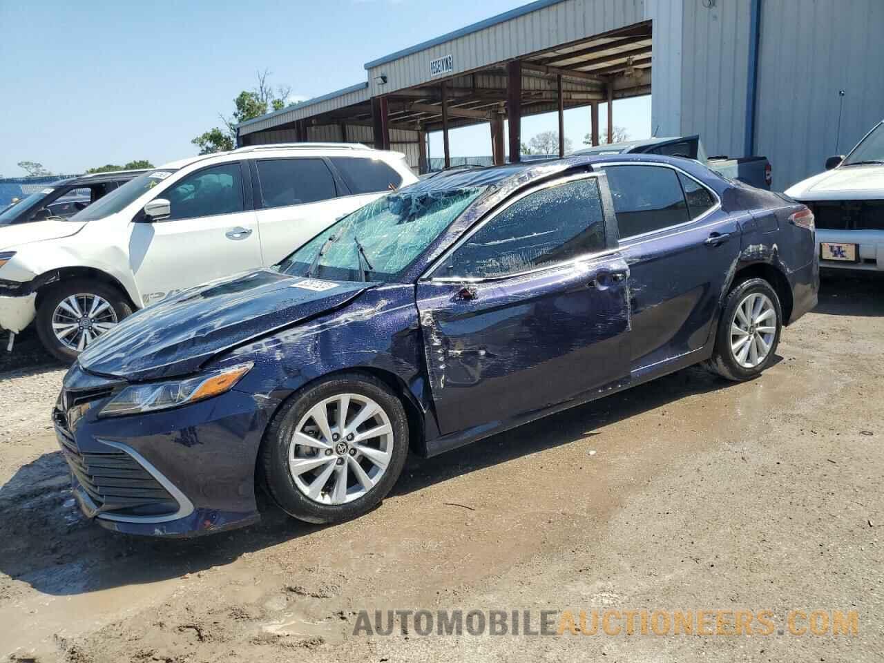 4T1C11AK1NU628032 TOYOTA CAMRY 2022