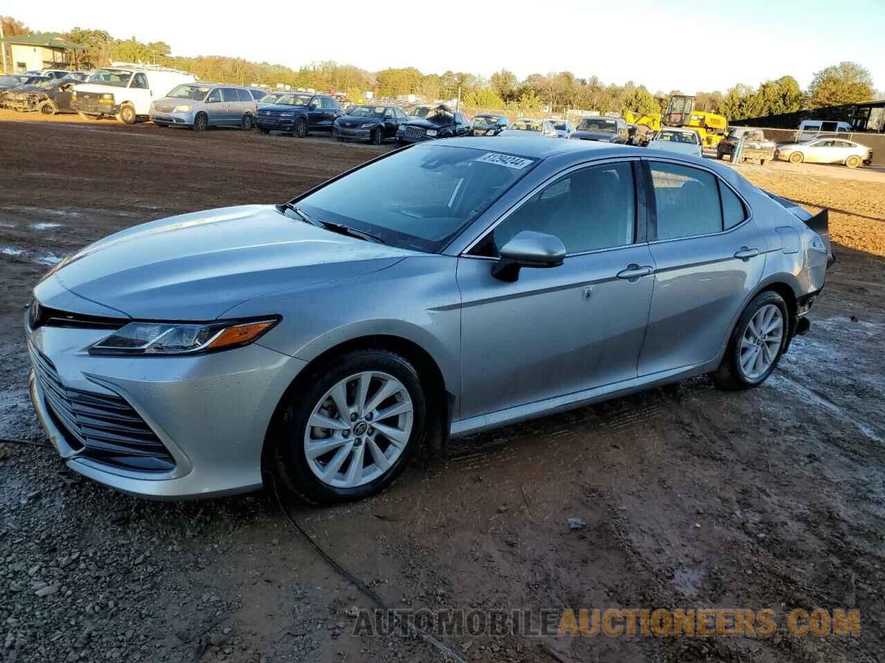 4T1C11AK1NU631691 TOYOTA CAMRY 2022