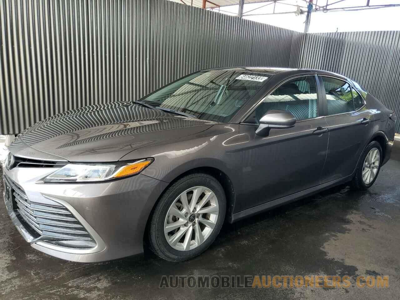 4T1C11AK1NU640830 TOYOTA CAMRY 2022