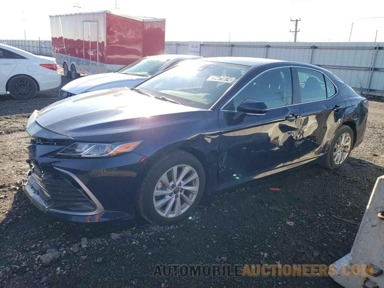 4T1C11AK1NU671236 TOYOTA CAMRY 2022