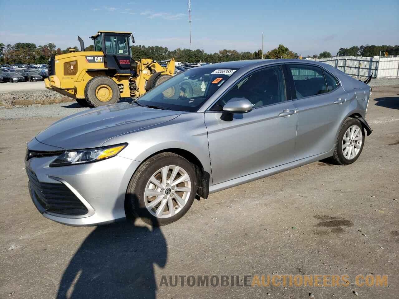 4T1C11AK1NU682950 TOYOTA CAMRY 2022